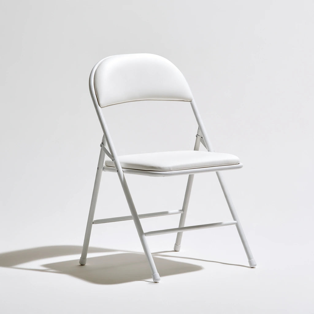 Chaise pliante aux lignes épurées, coloris blanc